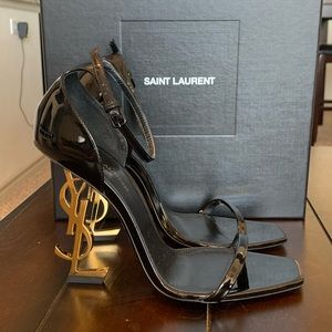 Gorgeous pair of YSL heels!